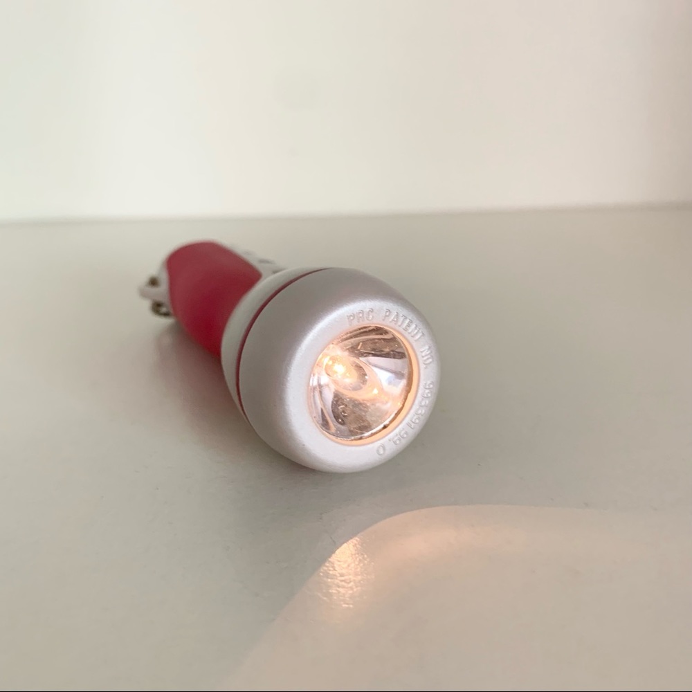 Y2k hello kitty mini flashlight keychain - Picture 5 of 13
